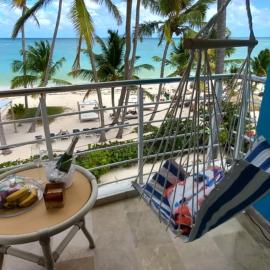 Room beach-front with private bathroom -Adults only, hotel in Punta Cana