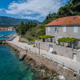 Seafront apartment Marina, hotel a Jelsa