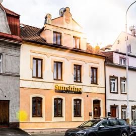 Sunshine Pension, hotel in Karlovy Vary