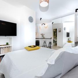 Studio Apartment "Baka" with Free Private Parking, Hotel in Solin