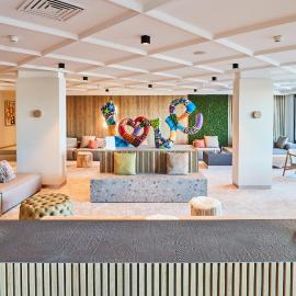 Victoria Hotel & Residence โรงแรมในวิลลาร์-ซูร์-โอลง