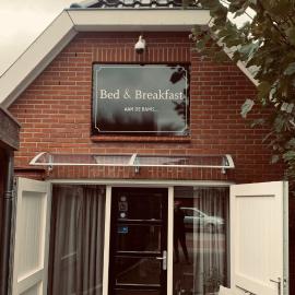 Bed & Breakfast "aan de banis"、レイッセンのホテル