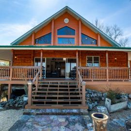 The Lookout - Lake View, Hot Tub and Grill