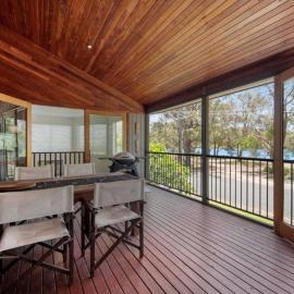 Lakeside Lodge, hotel in Laurieton