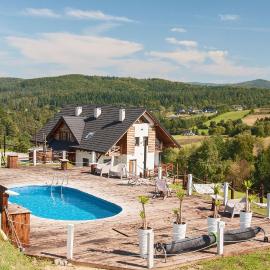 Chata w Bieszczadzie SPA apartamenty i domki z basenem Bieszczady, hotell i Polańczyk