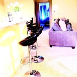 Easy Access 2beds,1bt luxury kingbed with pool sleeps 4, hotel v destinácii Norcross