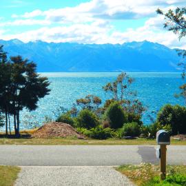 Lakefront Fantail Cottage Lake Hawea, Wanaka, Hotel in Lake Hawea