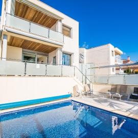 Ideal Property Mallorca - Villa Alcanada 1, Hotel in Alcanada