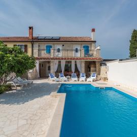 Casa Pietra
