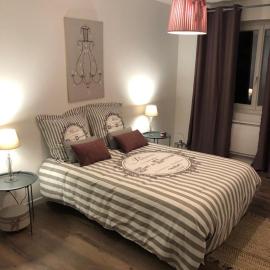 Logement à Brive proche centre-ville et campagne - climatisation, Wifi, coin exterieur et parking privés, hotel em Brive-la-Gaillarde