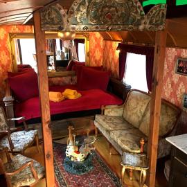 Historischer Zirkuswagen mit Terrasse und Blick ins Grüne, viešbutis mieste Vicenhauzenas