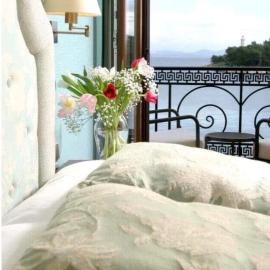 La Boheme Hotel、ギシオのホテル