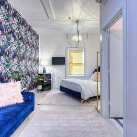 Room 2 Oleander Hotel Walk to Cruise Terminal, Restaurants & The Strand, hotel in Galveston