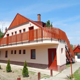 Napsugár Apartman, hotel v mestu Baja