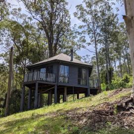 Romantic Cabin Escapes Barrington Tops - Lorikeet – hotel w mieście Bandon Grove