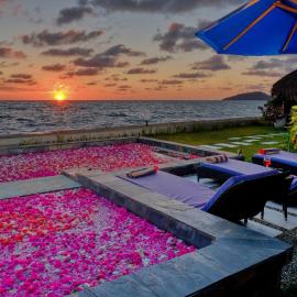 Luxury Sakina Villa - Beachfront