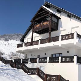 Domeniul Valea lupilor- Pensiunea Valea cu struti, hotel in Şirnea