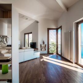 Argegno Wonderful View - by MyHomeInComo, hotel i Argegno