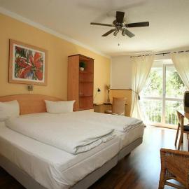 Runa´s Aparthotel, Hotel in Hallbergmoos