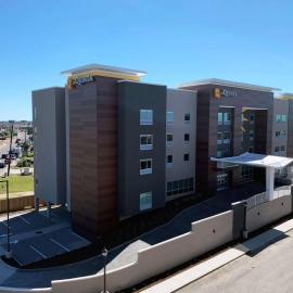 La Quinta Inn & Suites by Wyndham Galveston North at I-45, khách sạn ở Galveston