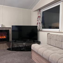PG173 Golden Palm Resort 6 Berth Caravan With Decking, Hotel in Chapel St. Leonards