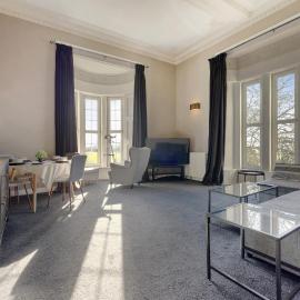 Beautiful traditional apartment close to beach & golf, stunning views & free off-street parking