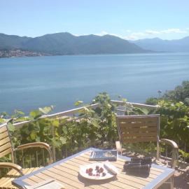 Detached Villa with stunning views in Njivice, Montenegro, hotel in Njivice