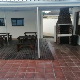 G Guest House, hotel in King Williamʼs Town