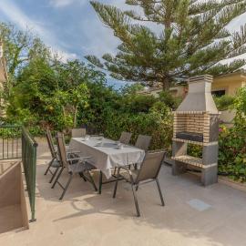 Villa con jardin cerca de la playa, хотел в Muro