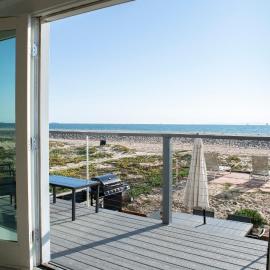 Beachfront Condo on A LowKey Beach, hotel v destinácii Sunset Beach