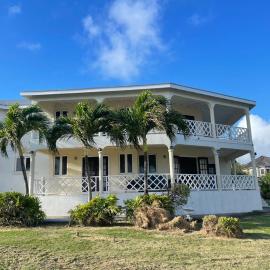 'PARLATUVIER' 4 bedroom ocean view home, hotel in Saint Philip