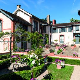 Guesthouse Domaine du Chalet, hotel in Chigny-les-Roses