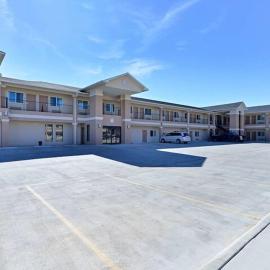 Western Inn & Suites, hotel in Carrizo Springs