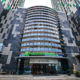 Holiday Inn Express Yingkou Onelong Plaza by IHG, khách sạn ở Gaizhou