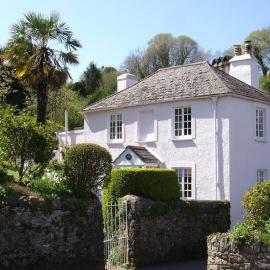 Thornwell Cottage - Heart of the village, amazing gardens, glorious views and brimming with character, Hotel in Dittisham