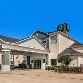 Quality Inn & Suites Fort Worth - Fossil Creek, hôtel à Fort Worth