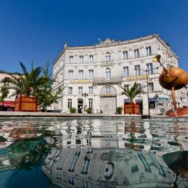 Hôtel François Premier Cognac Centre, хотел в Коняк