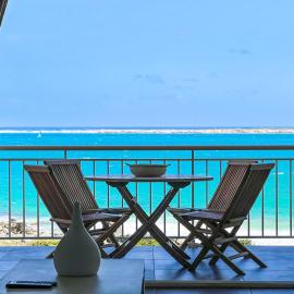 Front line unit 520 ft2 - 48 m2, on second floor, stunning ocean view, hotel di Orient Bay