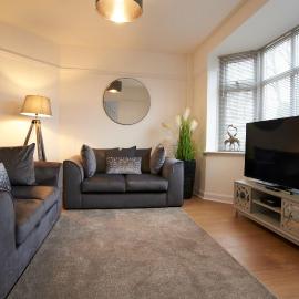 Doctors lane Stylish 3 Bedroom contractor Family House with Parking, hotel i Melton Mowbray