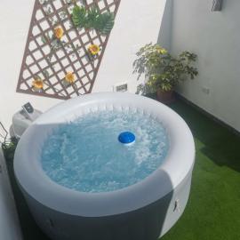 CHALET CON JACUZZI CLIMATIZADO, BARBACOA Y CERCA DE LA PLAYA, hotell i Abades