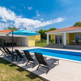 Villa Mario with private heated saltwater pool
