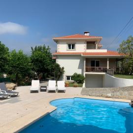 Beautiful detached villa with private pool, Fibre Wi-fi, garden, games room & BBQ, hotel in Terras de Bouro