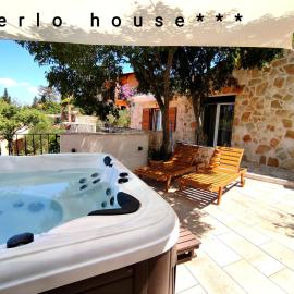Merlo House Dol Hvar, hotel sa Stari Grad