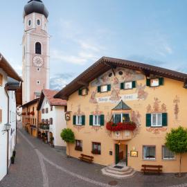 Hotel zum Wolf, hotelli kohteessa Castelrotto