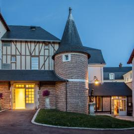 Relais des Trois Châteaux Hôtel-Restaurant - Teritoria, hotel em Cour-Cheverny