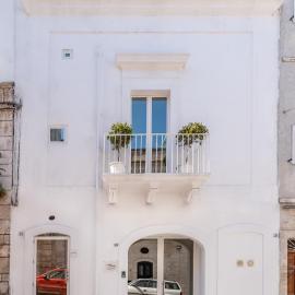 La Bella Ostuni Suites, отель в Остуни