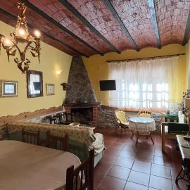 LA PARRA - Casa Rural en el Valle del Jerte, hotel en Navaconcejo