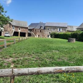 Les gites de la bouldoire le marronnier, hotel in Rignac - Aveyron