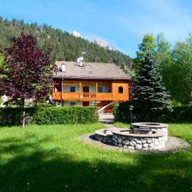 Casa El Tobià, hotel in Pozza di Fassa