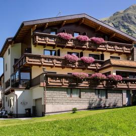 Haus Elisabeth, hotel din Sankt Leonhard im Pitztal